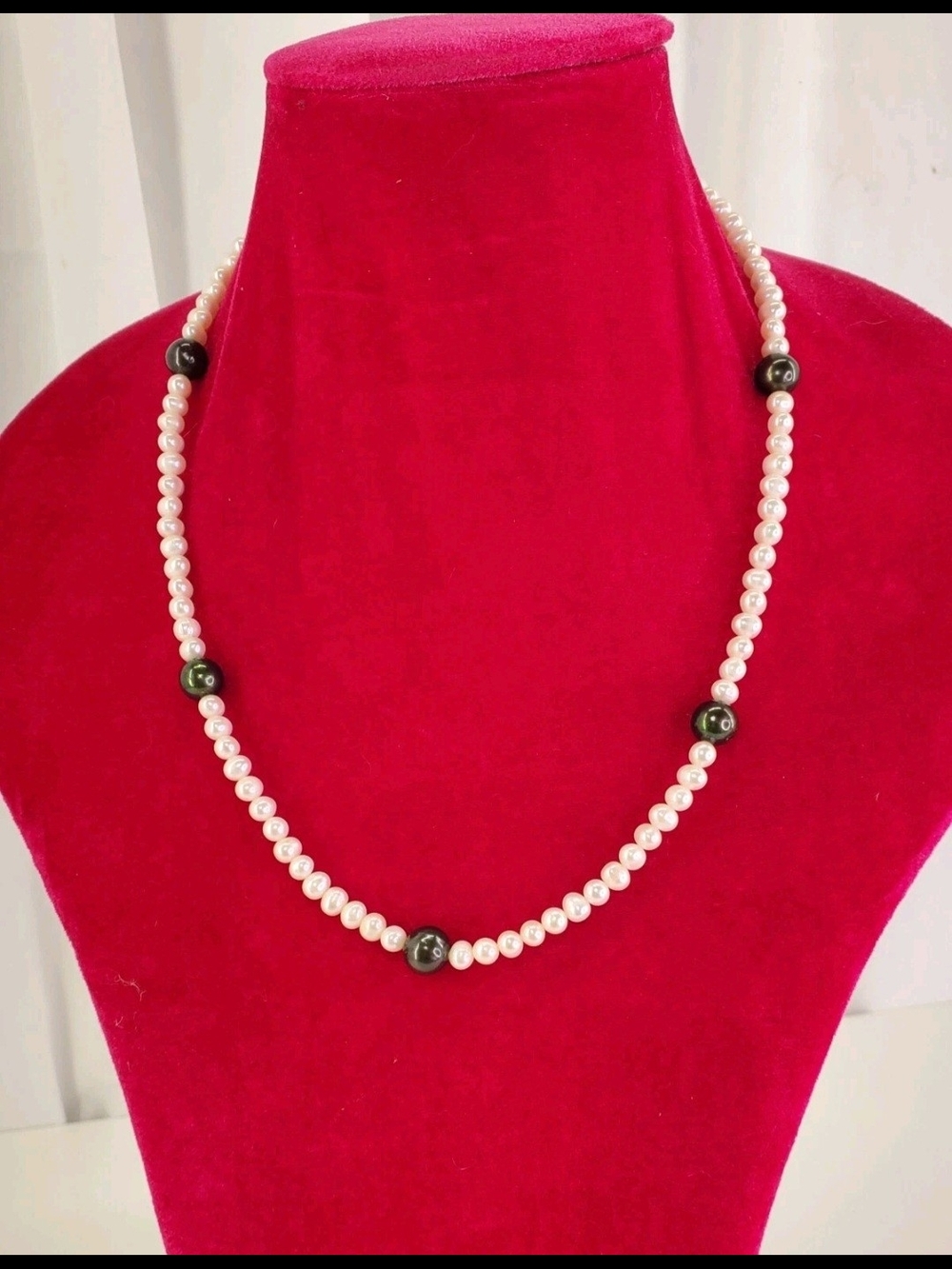 Imperial Pearls 24 Inch Tuxedo Pearl Necklace W/Classic Ivory & Black Pearls.